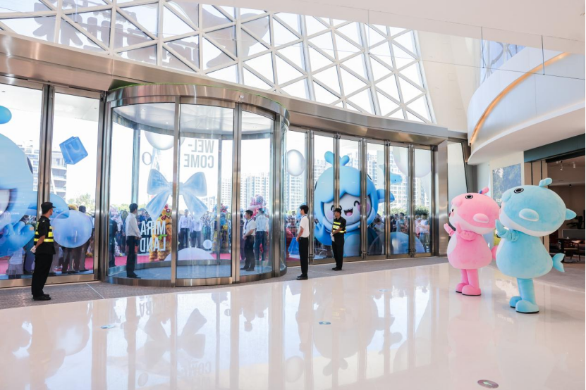 上海蓝鲸世界鲸喜启幕!解锁 “海系漫生活” 新体验(图2)