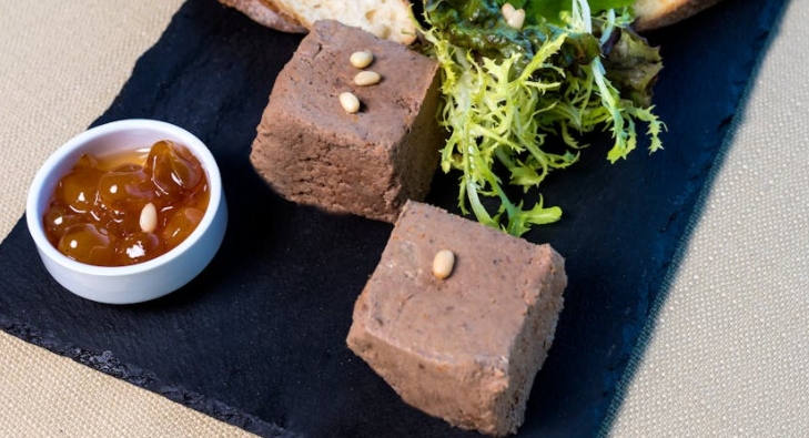 肝癌药膳之黑市耳炒猪肝