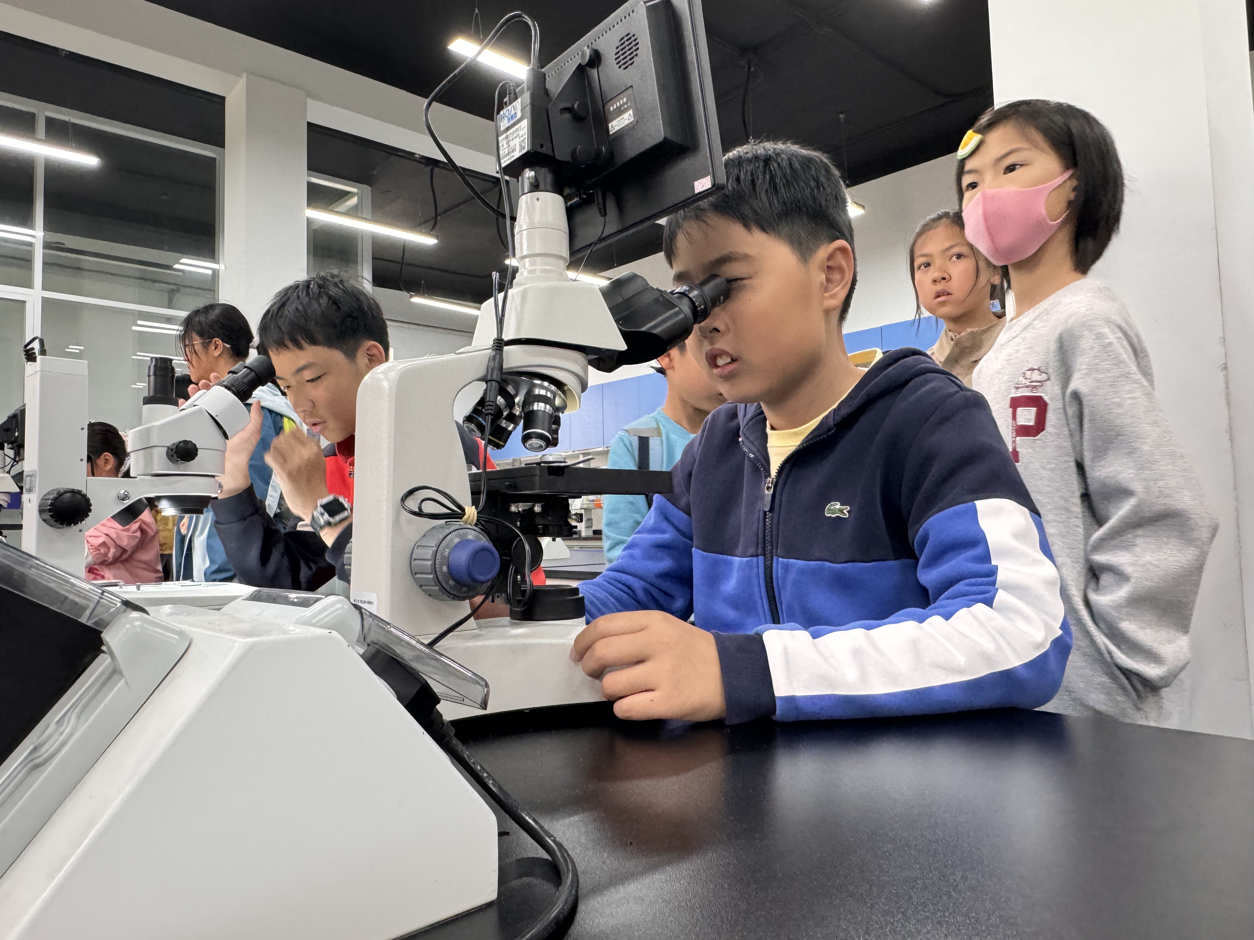 中国科学院海洋研究所公众科学日让2000人哇声一片