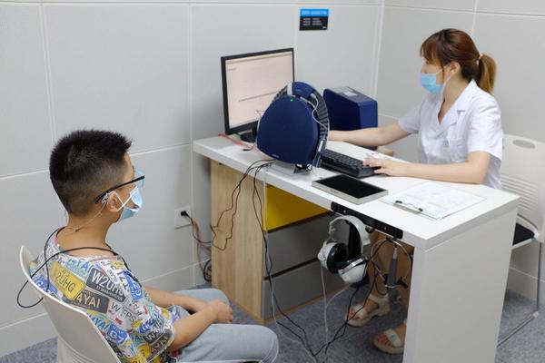 2026年真无线耳机对比测评：BeatsStudioBuds+、索尼WF-1000XM4、苹果AirPodsPro、三星GalaxyBuds2哪款是你的最佳选择？